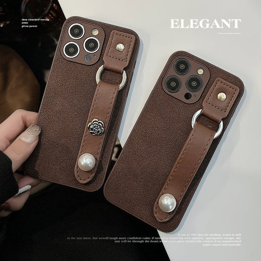 Camellia wristband iPhone15 iPhone case 14promax light luxury leather 13 suitable for 11 autumn and winter retro