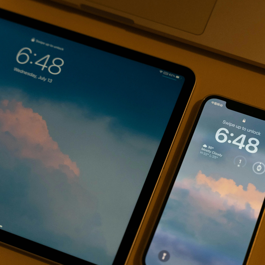 Tech Essentials 2025: Must-Have Devices & Accessories for Everyday Life